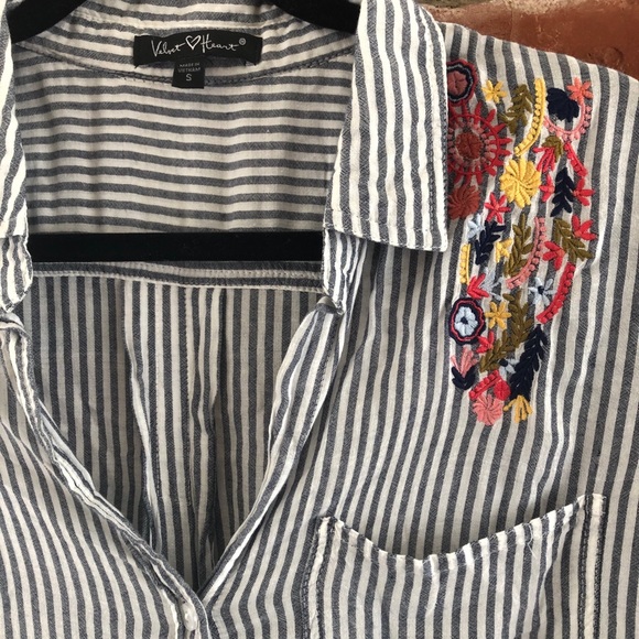 Embroidered Button Up - Picture 2 of 3